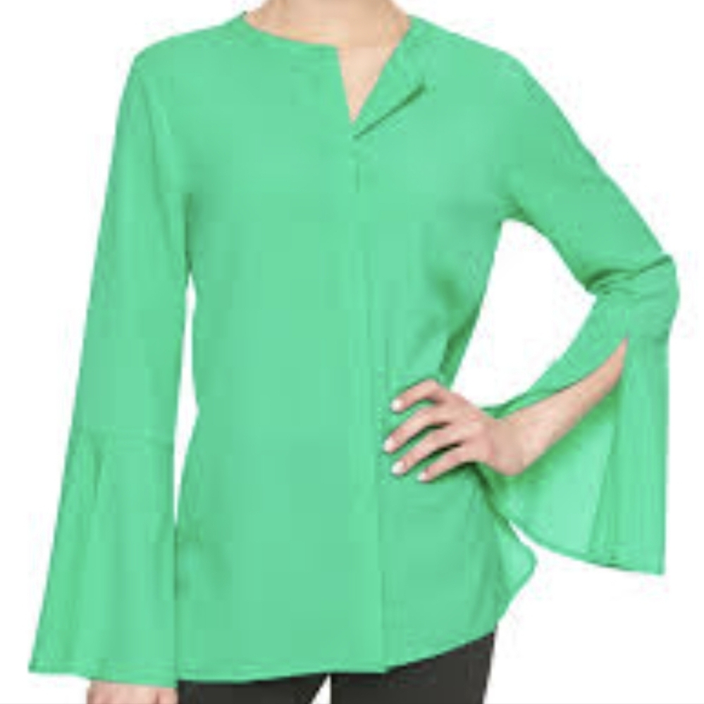 Banana Republic Chic Emerald Blouse with Flared Sleeves